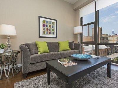 Foto del edificio - 2310 S Michigan Ave