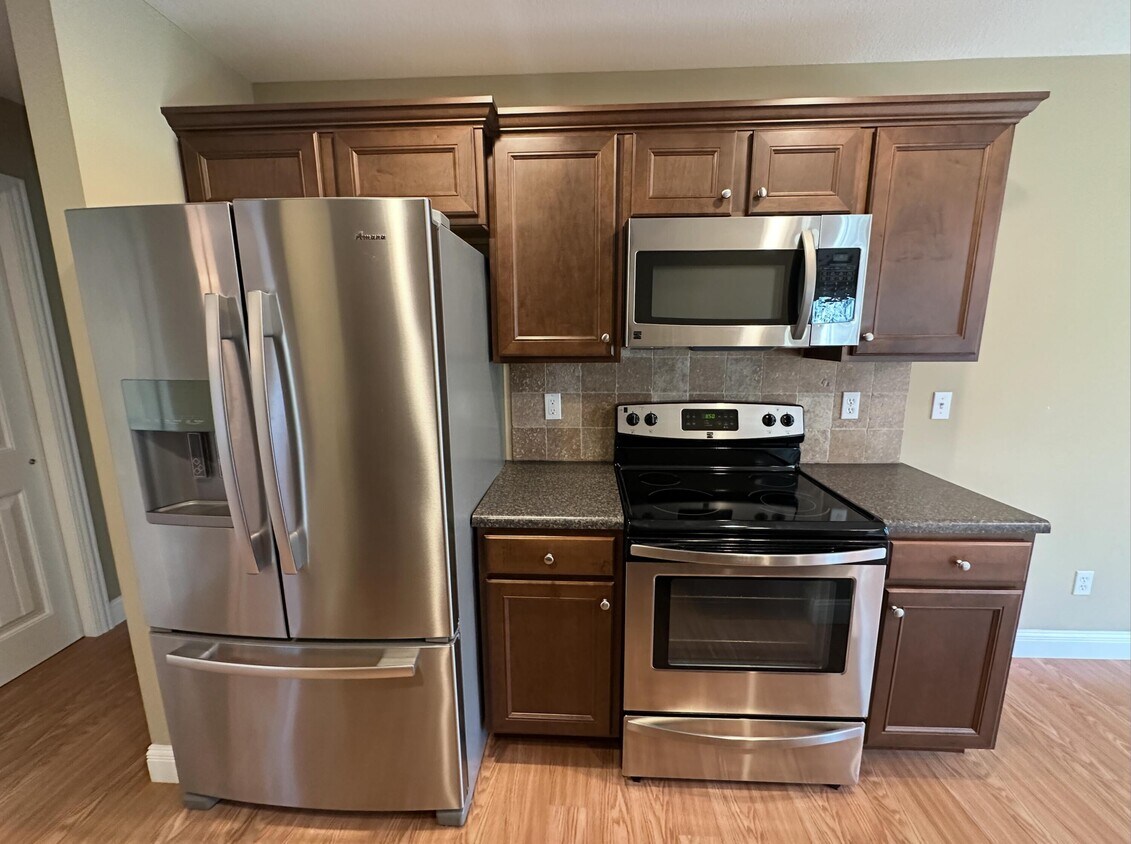 Foto principal - 4500 Weybridge Dr