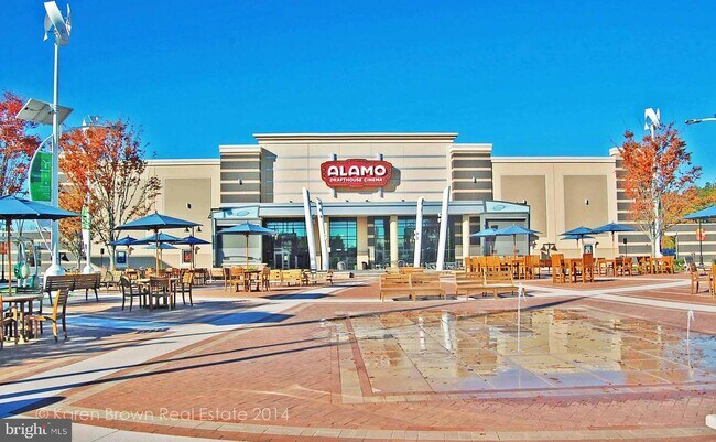 Building Photo - 44707 Plympton Square