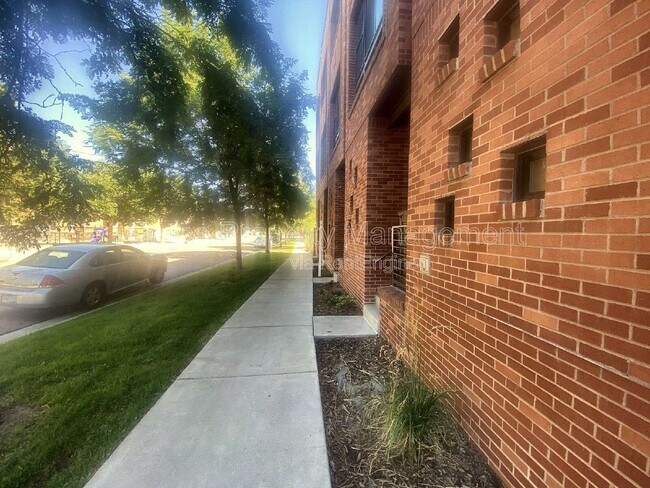 Foto del edificio - 2200 Tremont Pl