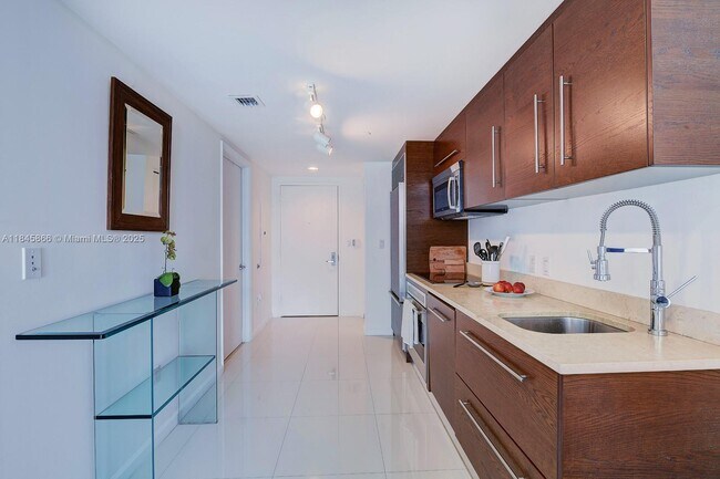 Foto del edificio - 465 Brickell Ave