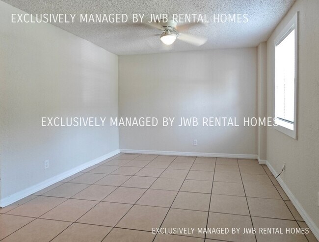 Foto del edificio - 1838 Broadway Ave