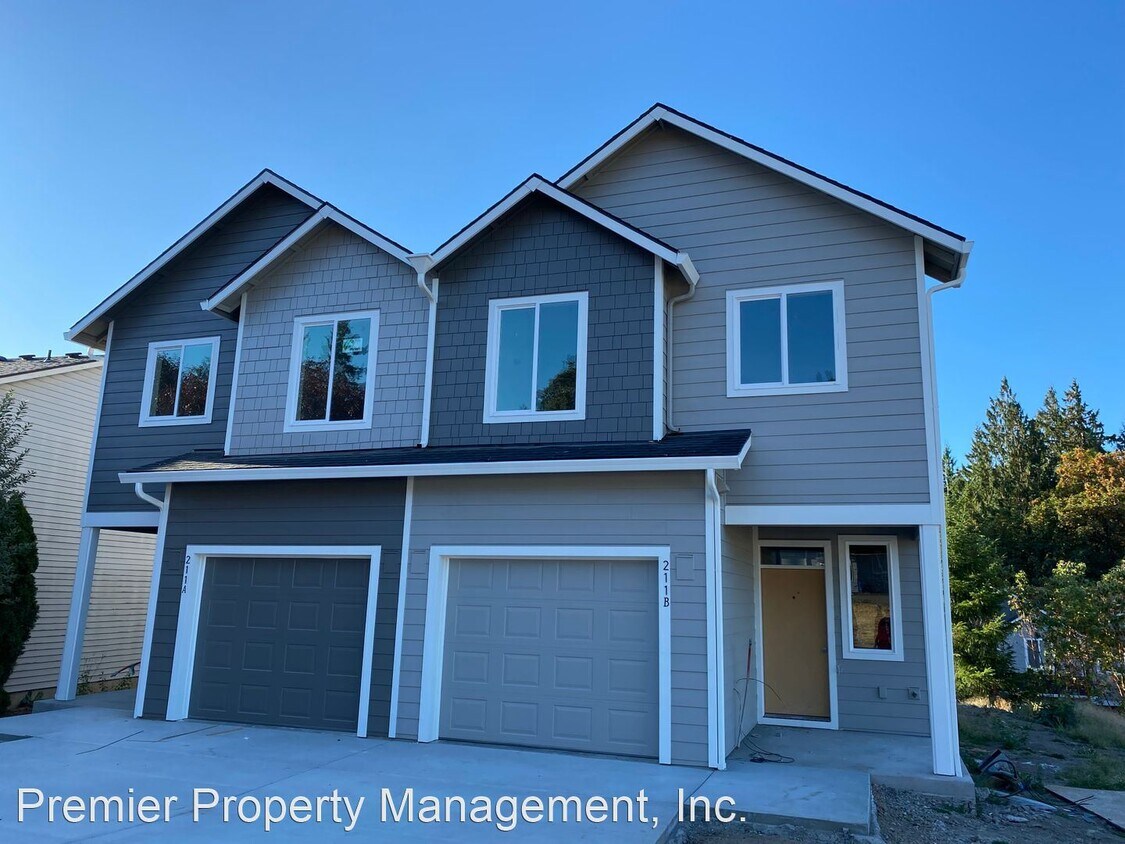 Primary Photo - 3 br, 2.5 bath House - 211 Cloverdale Rd U...
