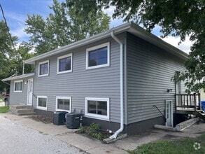 Building Photo - 116 Shepard St