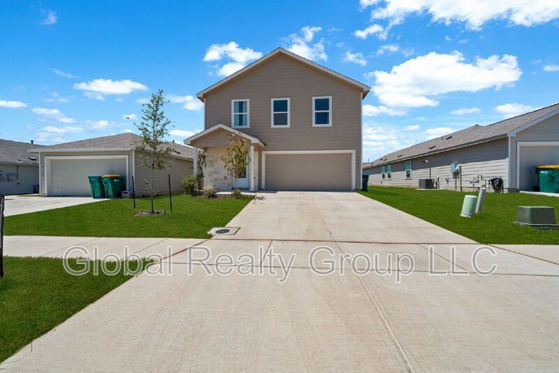 Primary Photo - 10716 Sweepback Trl