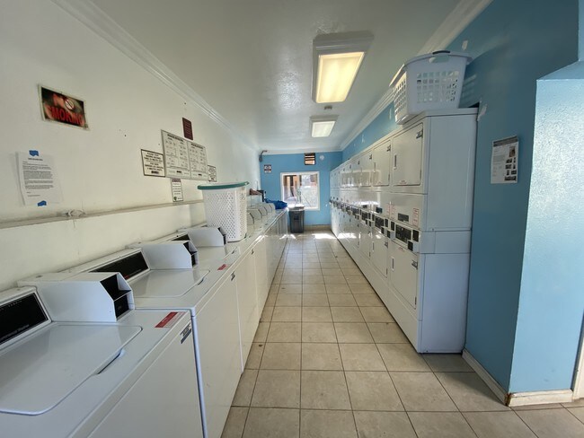 Laundry room - 18350 Hatteras St