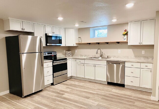 Cocina - 3703 Douglas Dr N