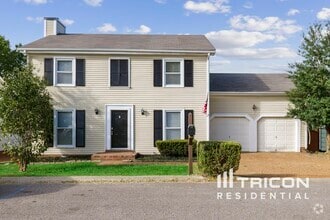 Building Photo - 5029 English Village Dr
