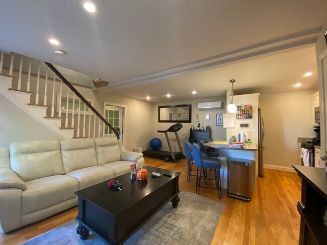 Foto del edificio - 112 Brookside Ave