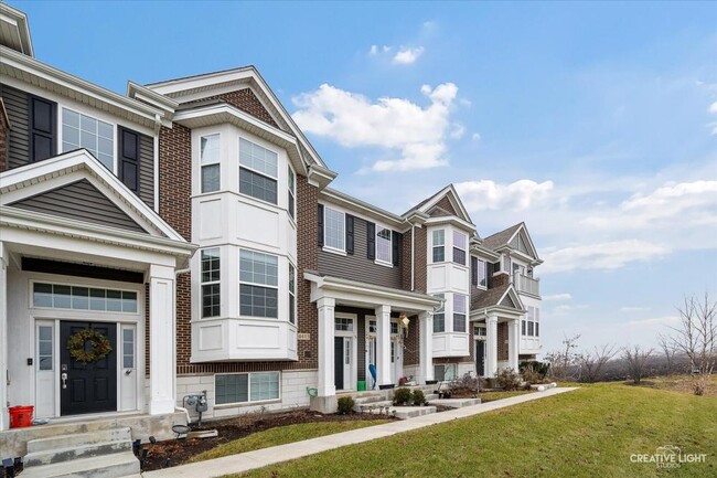 Foto del edificio - 3 bedroom in Naperville IL 60564