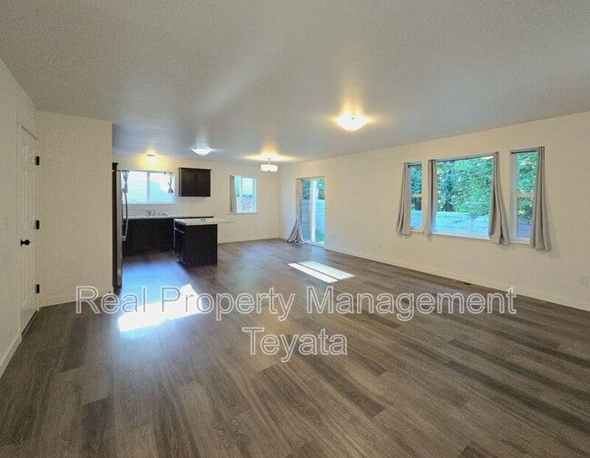 Building Photo - 6270 Fernridge Dr