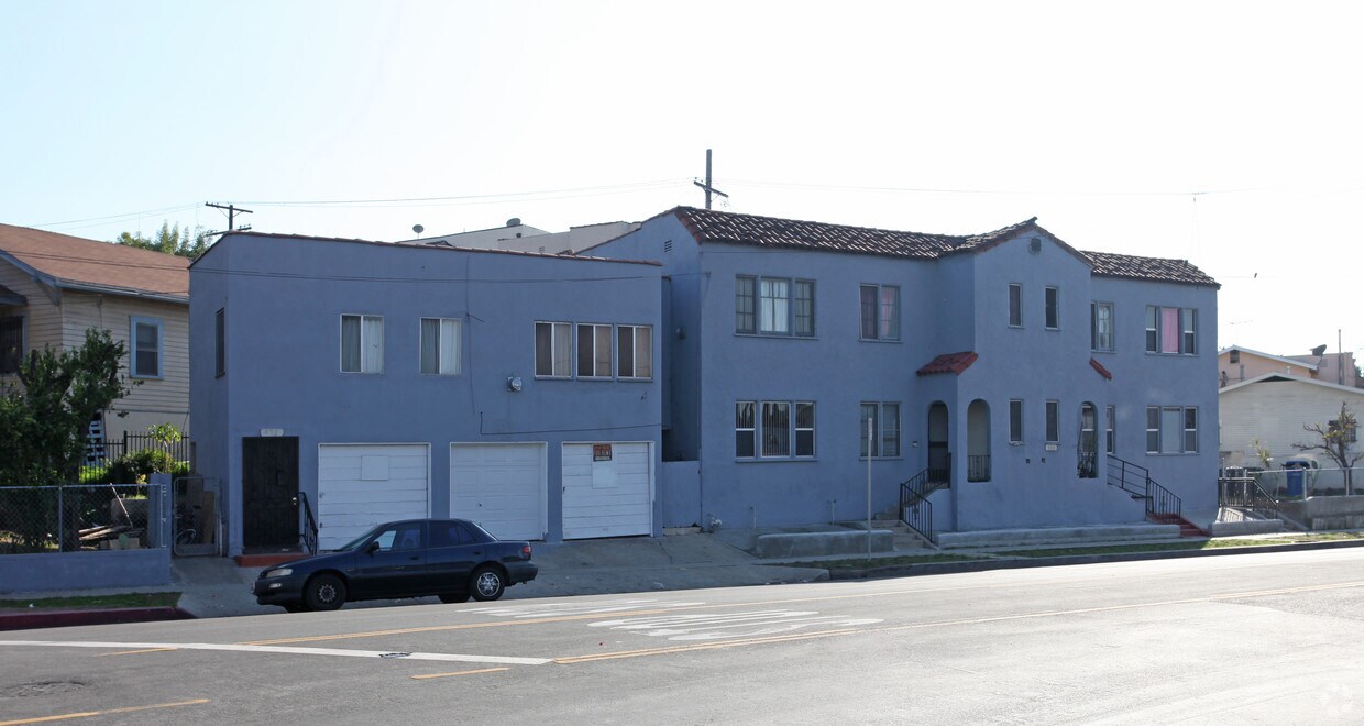 Building Photo - 464 Forest Ave