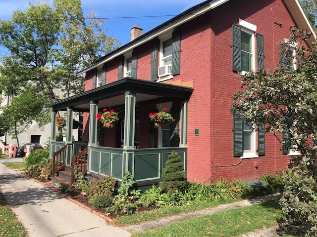 Building Photo - 56 Maple St