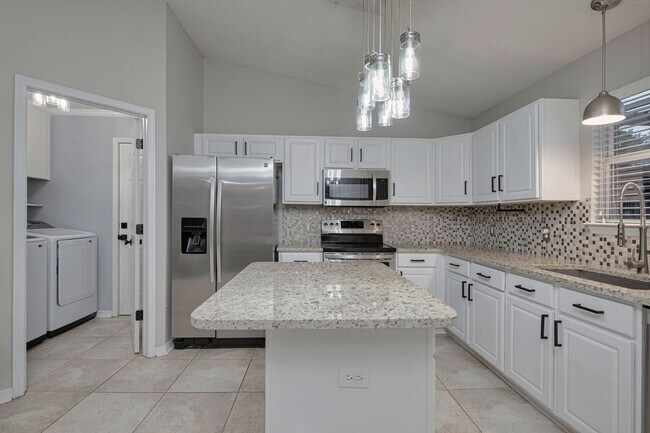 Building Photo - Big Dog Friendly Home In Niceville