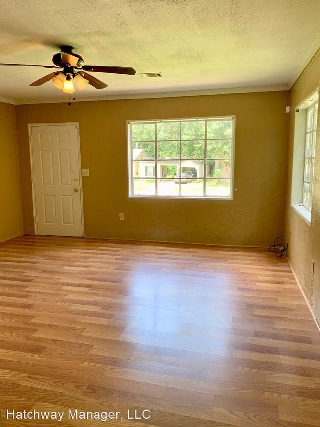 Building Photo - 2 br, 1 bath House - 723 Robinhood Rd