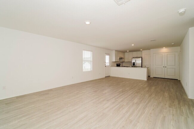 Building Photo - 163 Dodger Wy