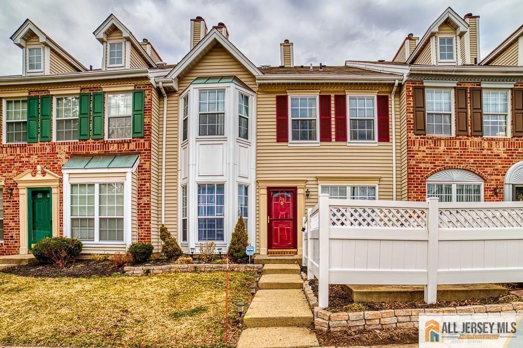Primary Photo - 115 Albury Way