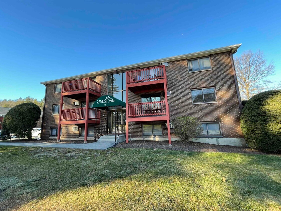 95 Powers St Unit 110, Milford, NH 03055 Room for Rent in Milford, NH