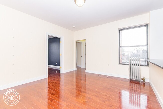 Building Photo - 216 Macon St