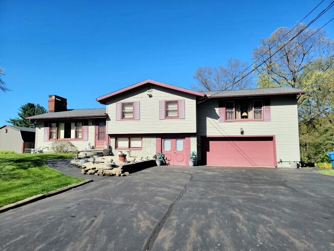 Building Photo - 4482 Ridgedale Dr
