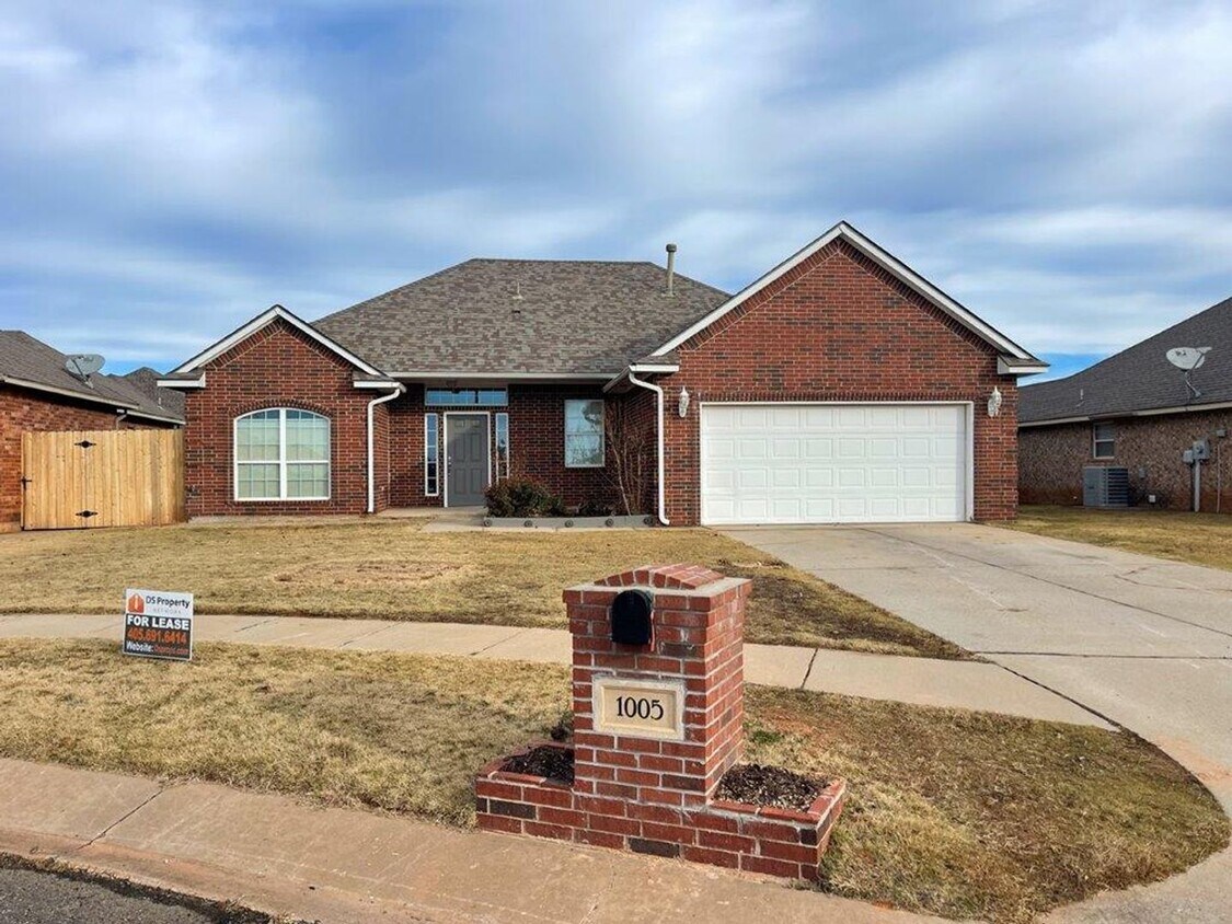 Primary Photo - All brand new inside! Beautiful flooring w...