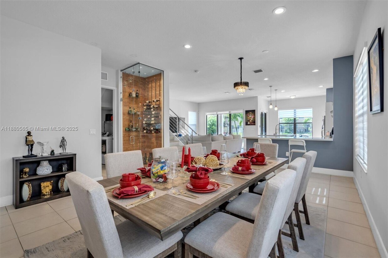 Primary Photo - 3332 W 95th Terrace