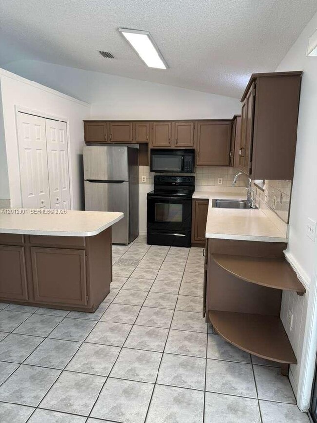 Building Photo - 7403 Winter Garden Pkwy