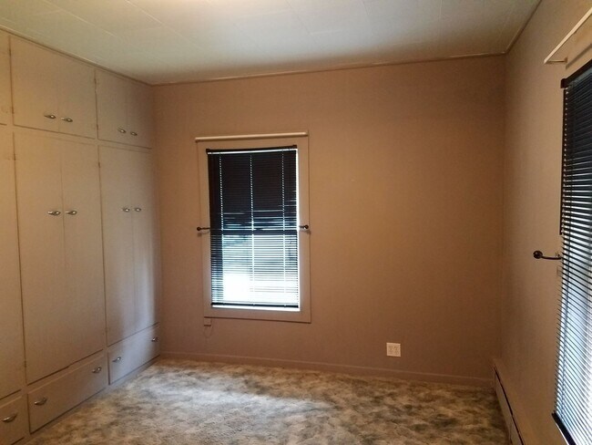 Building Photo - 1518 T Ave