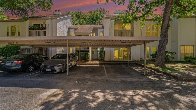 Foto del edificio - 2100 Tanglewilde St