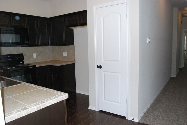 Building Photo - 371 Orbit Dr