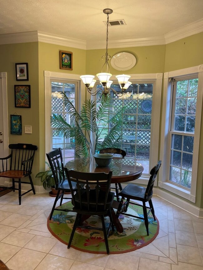 Foto del edificio - 655 Belmonte Dr