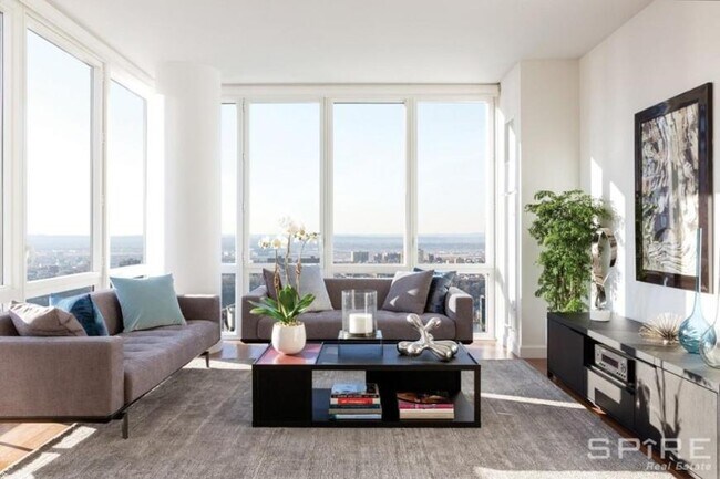 Foto del edificio - 0 bedroom in Long Island City NY 11101