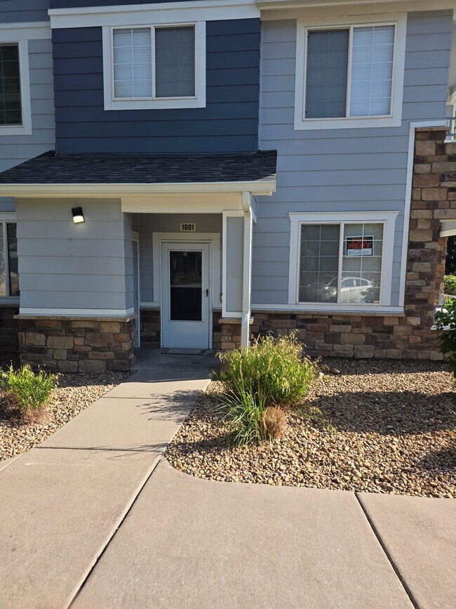 Photo - 5255 Memphis St (Denver, CO) Apartment