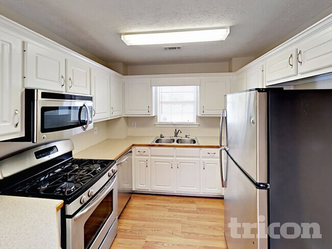 Building Photo - 195 Falcon Ridge Dr