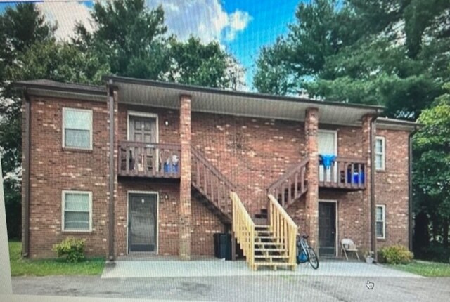 Foto del edificio - 3950 Bradford Ct