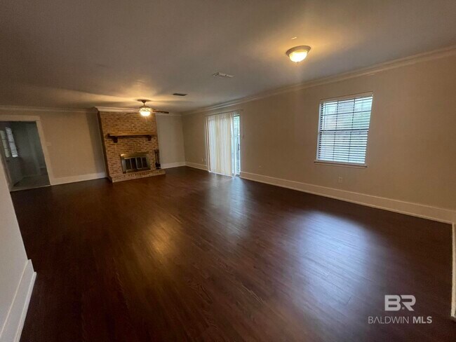 Foto del edificio - 107 Brentwood Dr