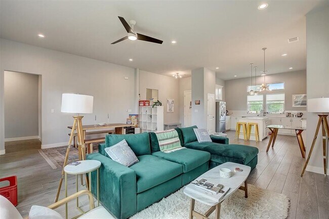 Foto del edificio - 121 Naalehu Ct