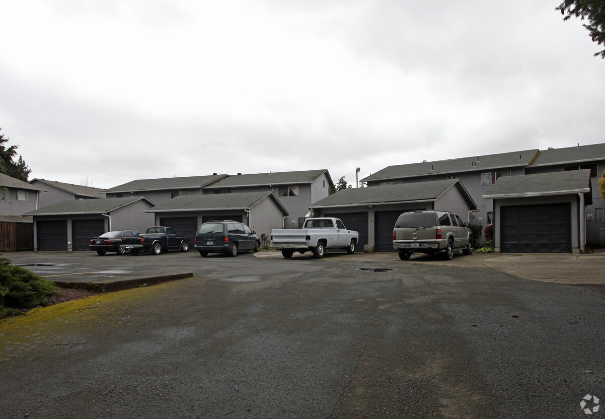 Tierra Lynn Terrace Apartments in Woodburn, OR