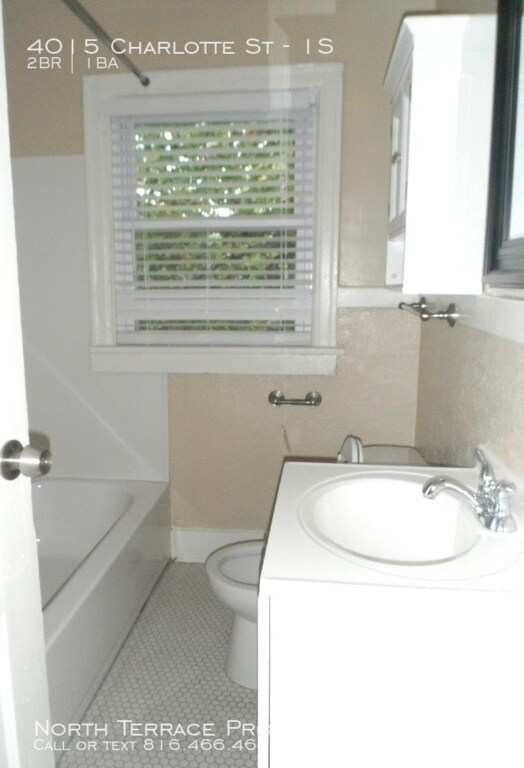 Building Photo - 4015 Charlotte St - 2 beds, 1 full bath