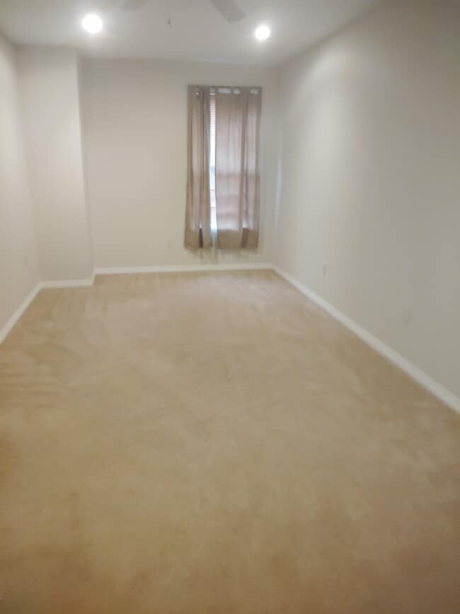 Building Photo - 446 Rivergrove Dr