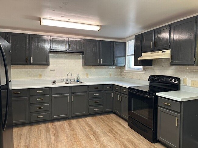 Foto del edificio - 435 W Main St