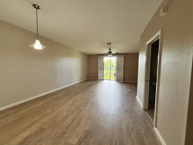 Building Photo - 8253 SW 29th St