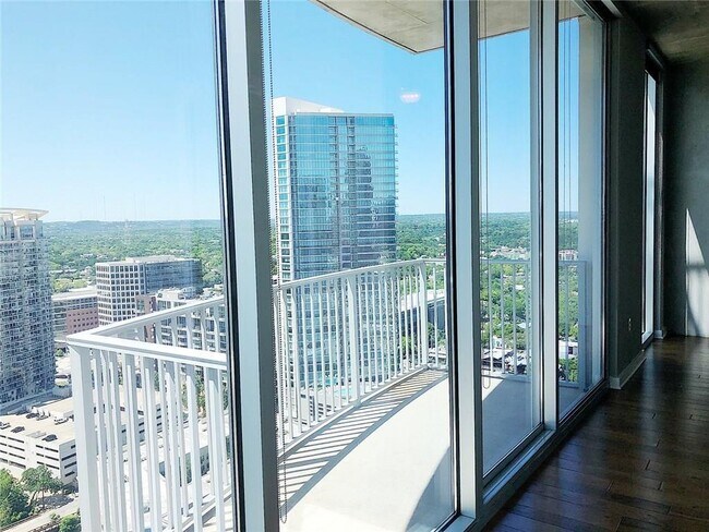 Building Photo - 360 Nueces St