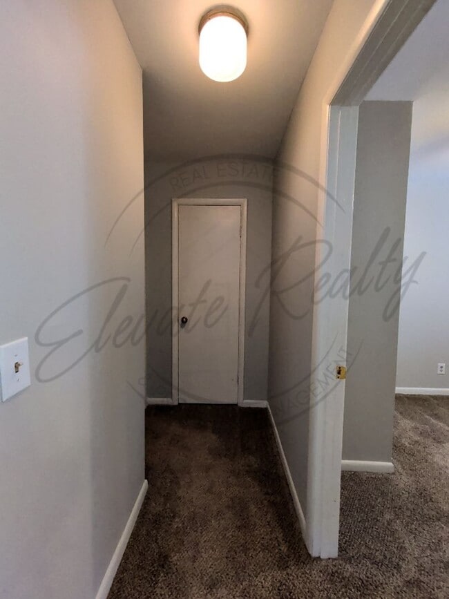 Building Photo - Summer Special: Cozy 1 Bed / 1 Bath Near Tennessee Tech – Pet Friendly!
