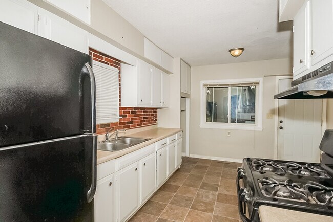 Foto del edificio - Charming 3 Bed, 1 Bath Home - Straight fro...