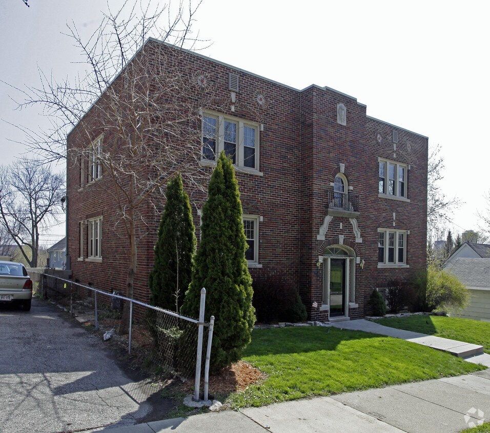 Foto del edificio - 2220 N Bremen St