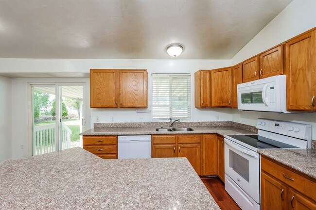 Foto del edificio - 4 Bed/ 3 Bathroom house in West Jordan