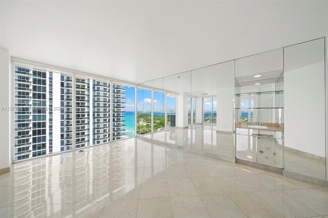 Building Photo - 4775 Collins Ave