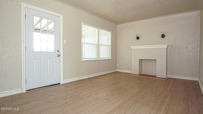 Building Photo - 125 Anita Cir
