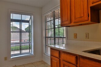 Building Photo - 1311 Antoine Dr